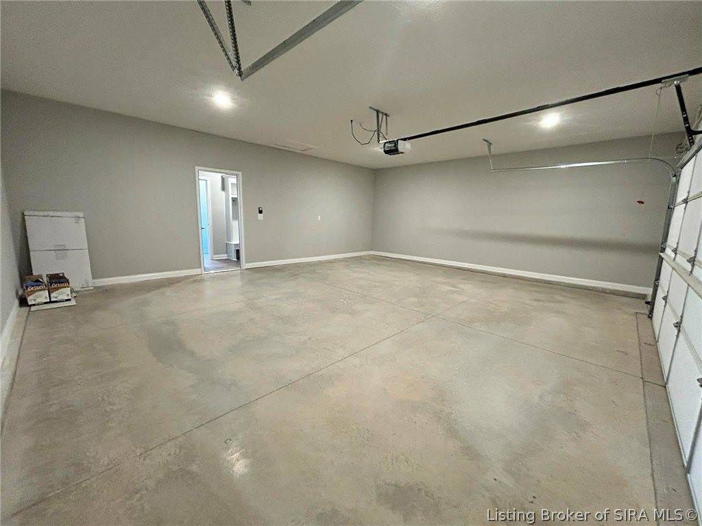 2113 Loop Island Way, New Albany, IN 47150