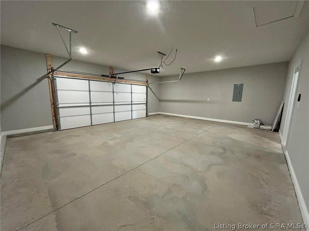 2113 Loop Island Way, New Albany, IN 47150