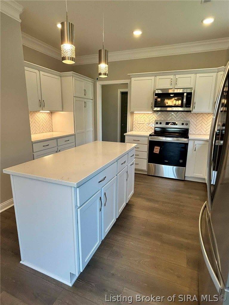 2113 Loop Island Way, New Albany, IN 47150