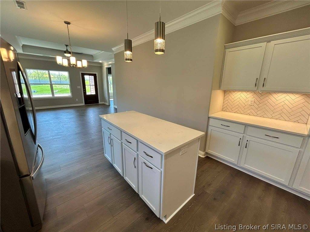2113 Loop Island Way, New Albany, IN 47150