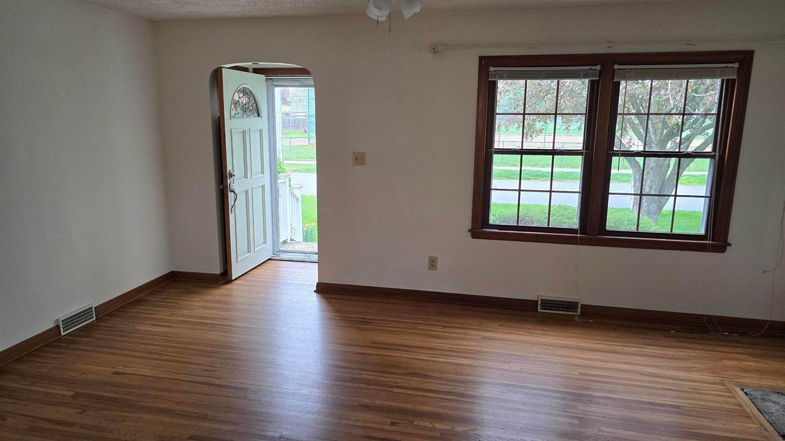 299 East Dominion Boulevard, Columbus, OH 43214