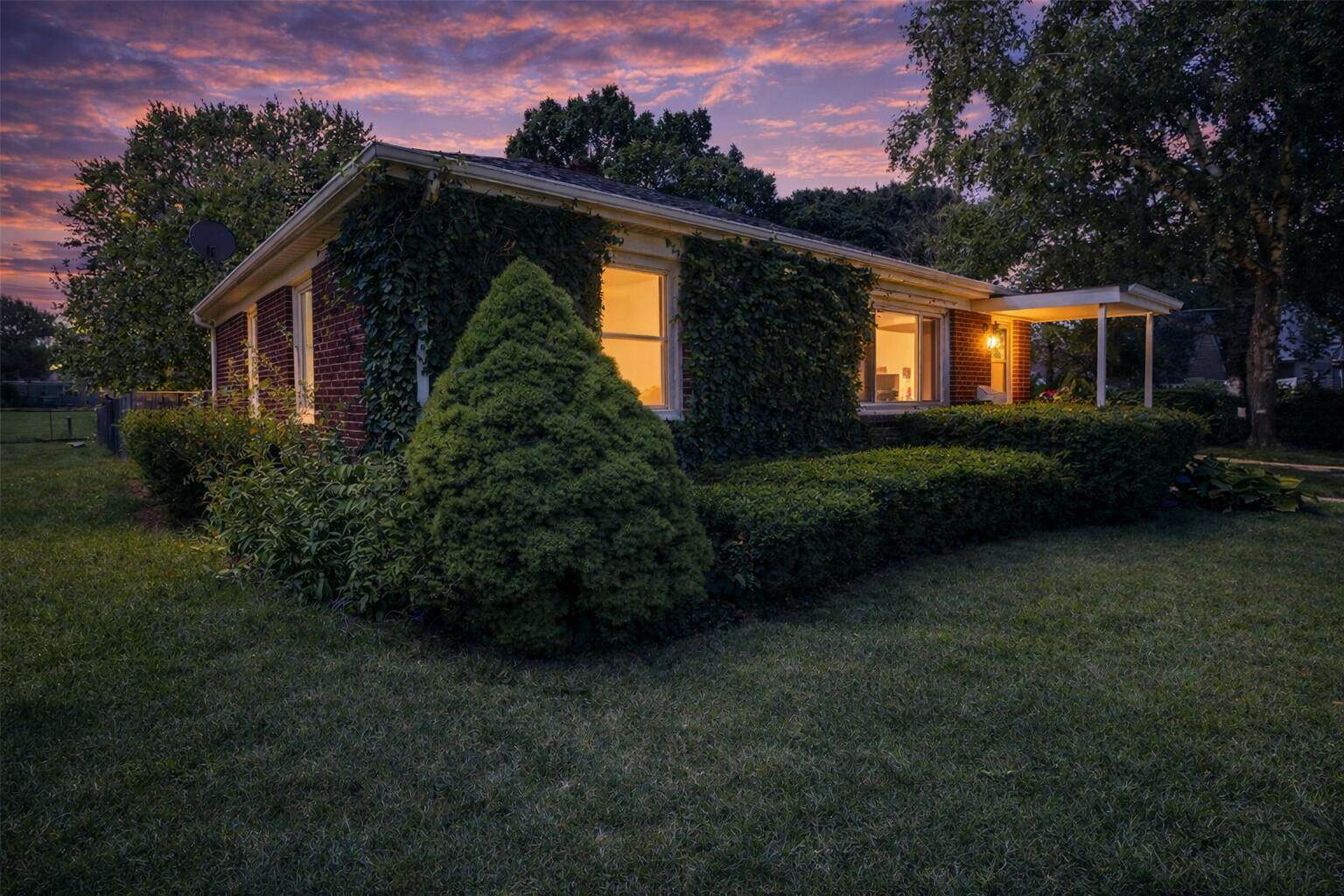 2618 James Blvd, Racine, WI 53403