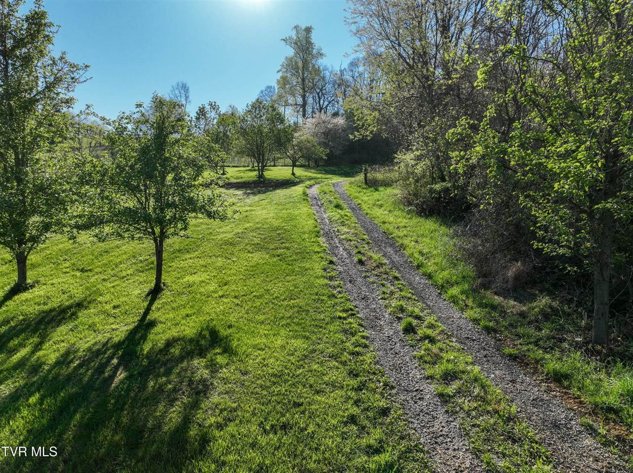 2058 Siam Road, Elizabethton, TN 37643