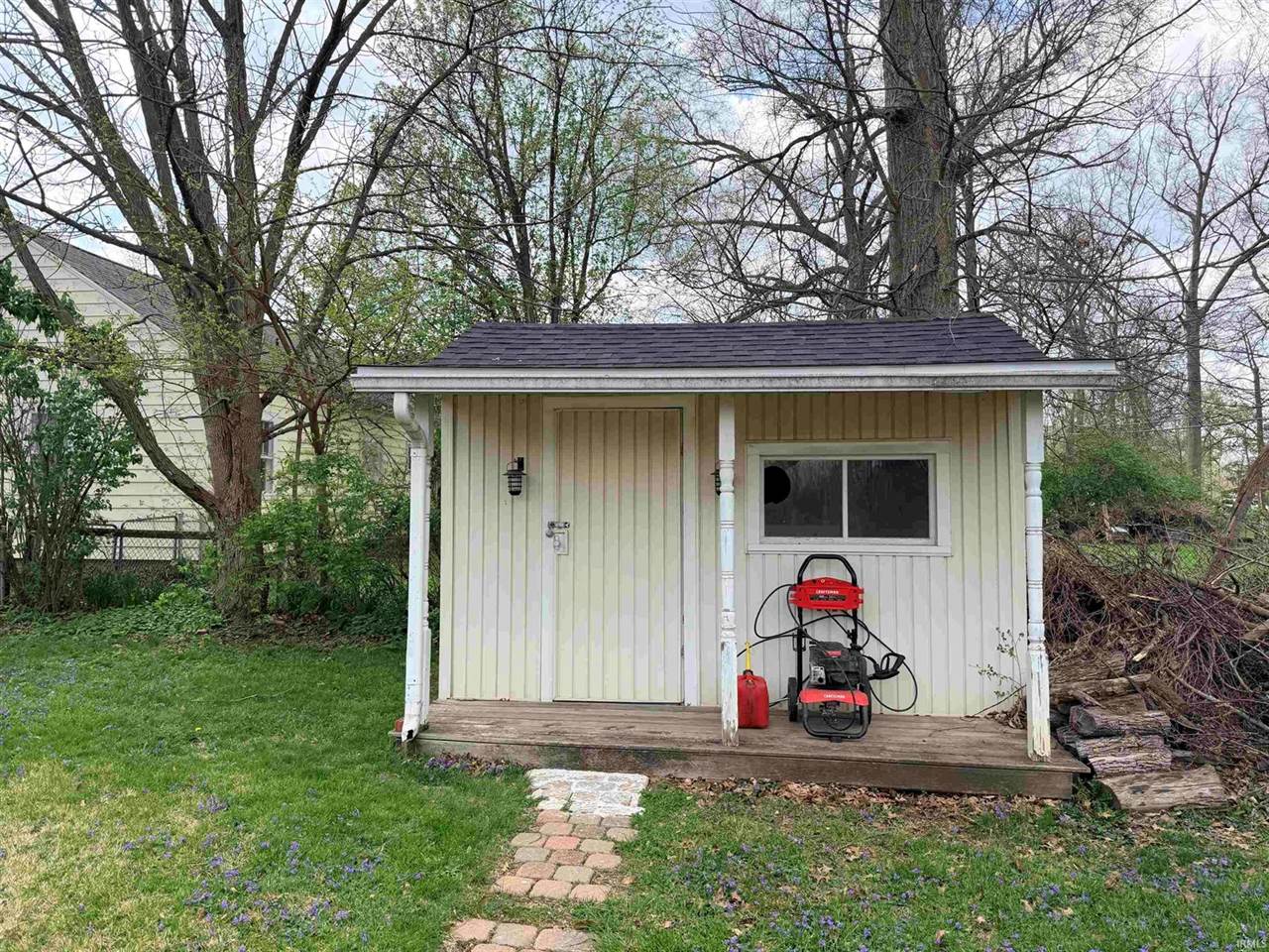 6816 E Jackson Street, Muncie, IN 47303