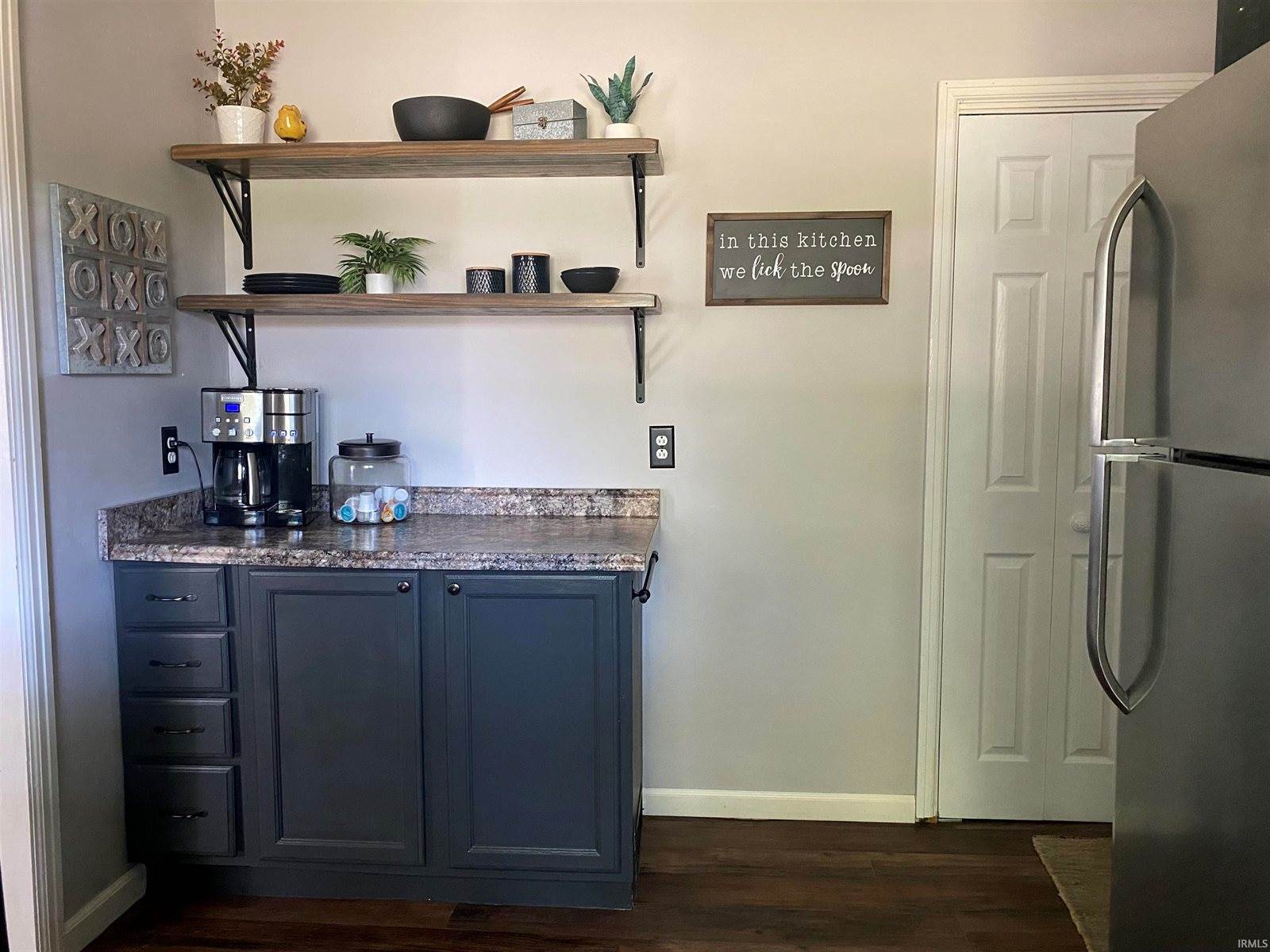 6816 E Jackson Street, Muncie, IN 47303