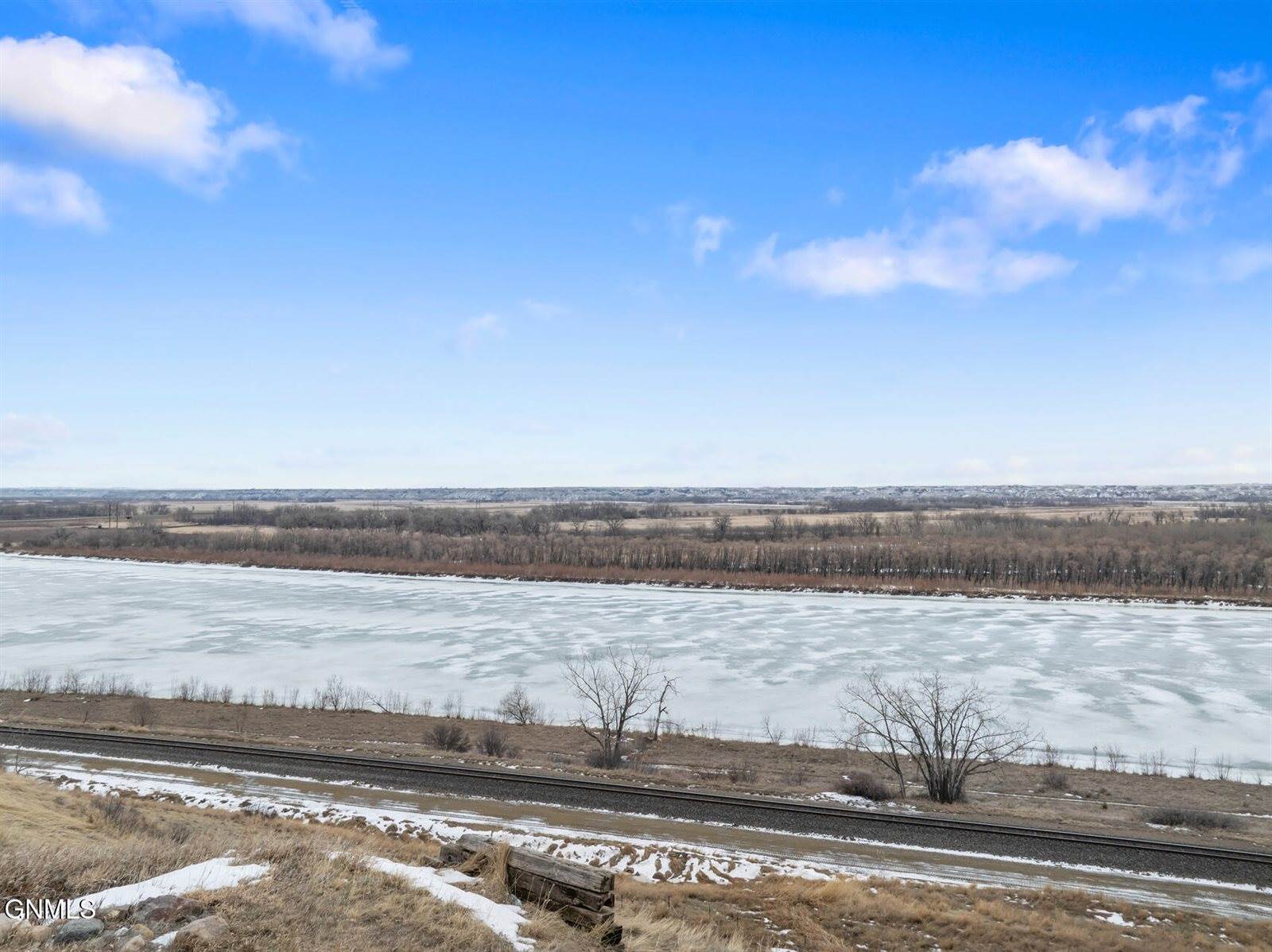 14090 47th Lane NW, #310, Williston, ND 58801