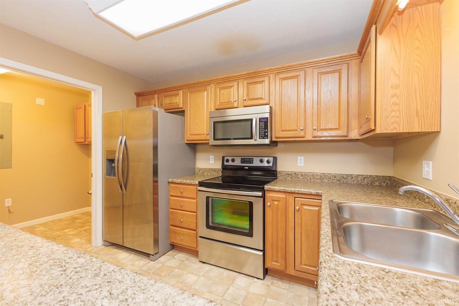 101 E Charter Drive, Muncie, IN 47303