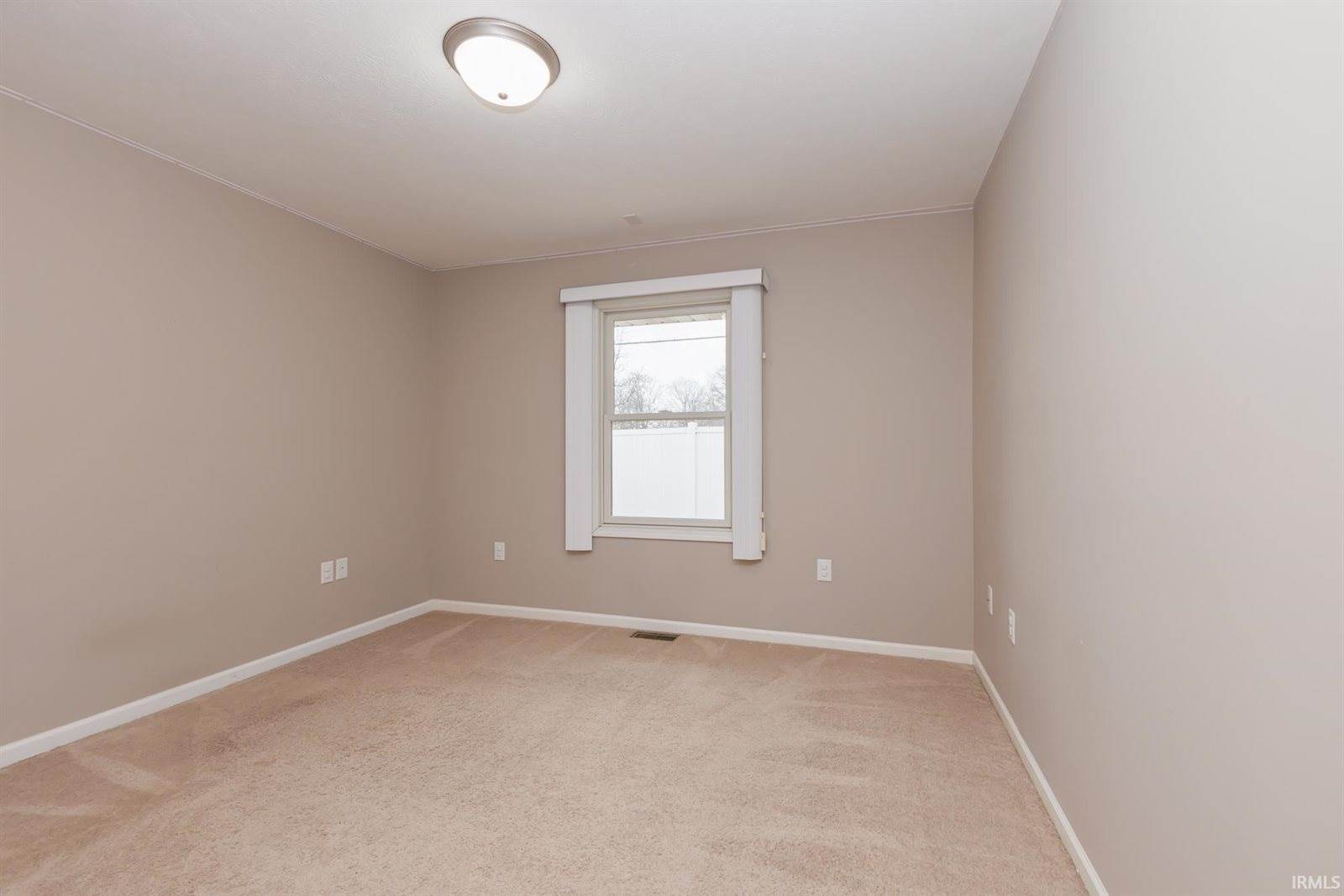 101 E Charter Drive, Muncie, IN 47303