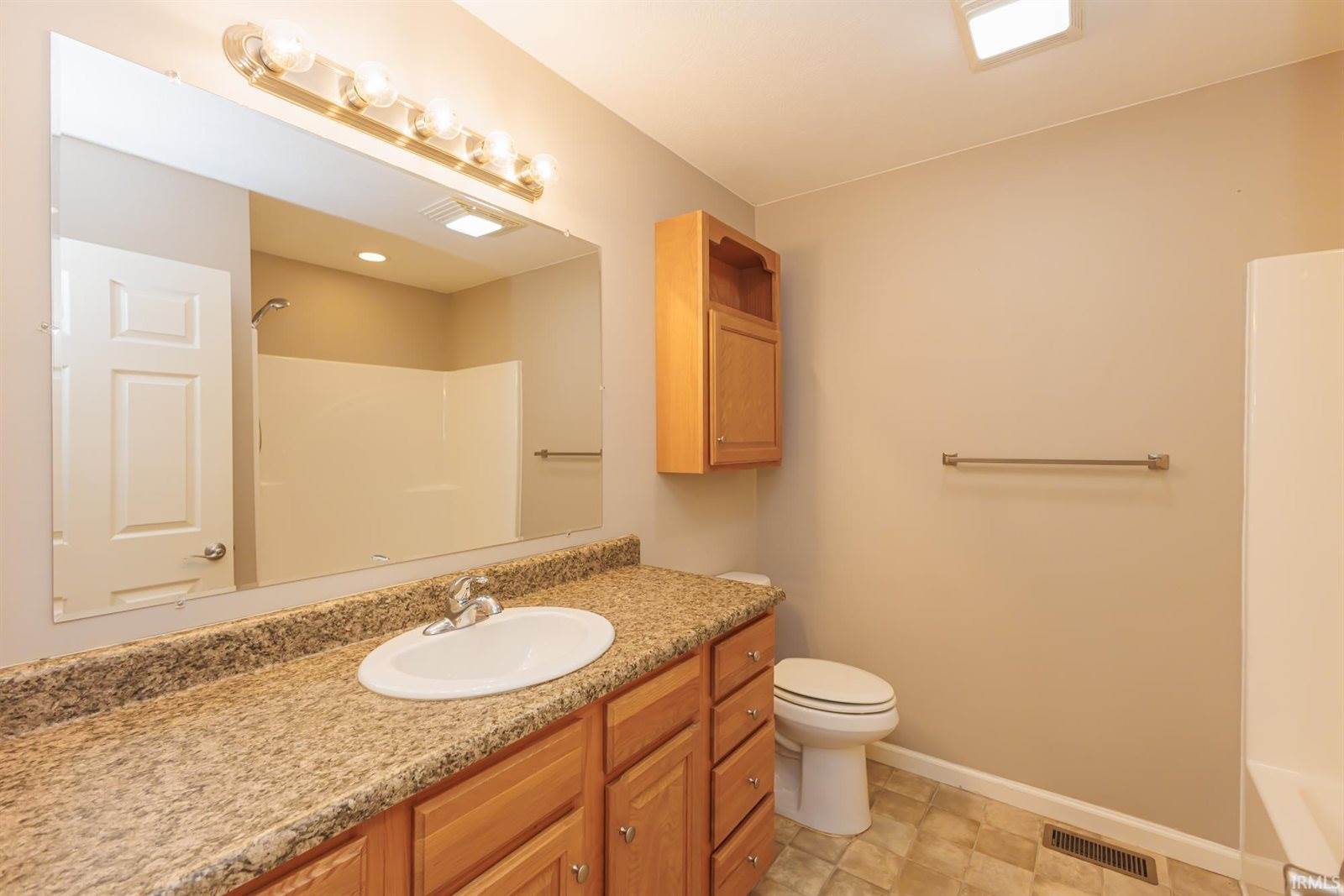 101 E Charter Drive, Muncie, IN 47303