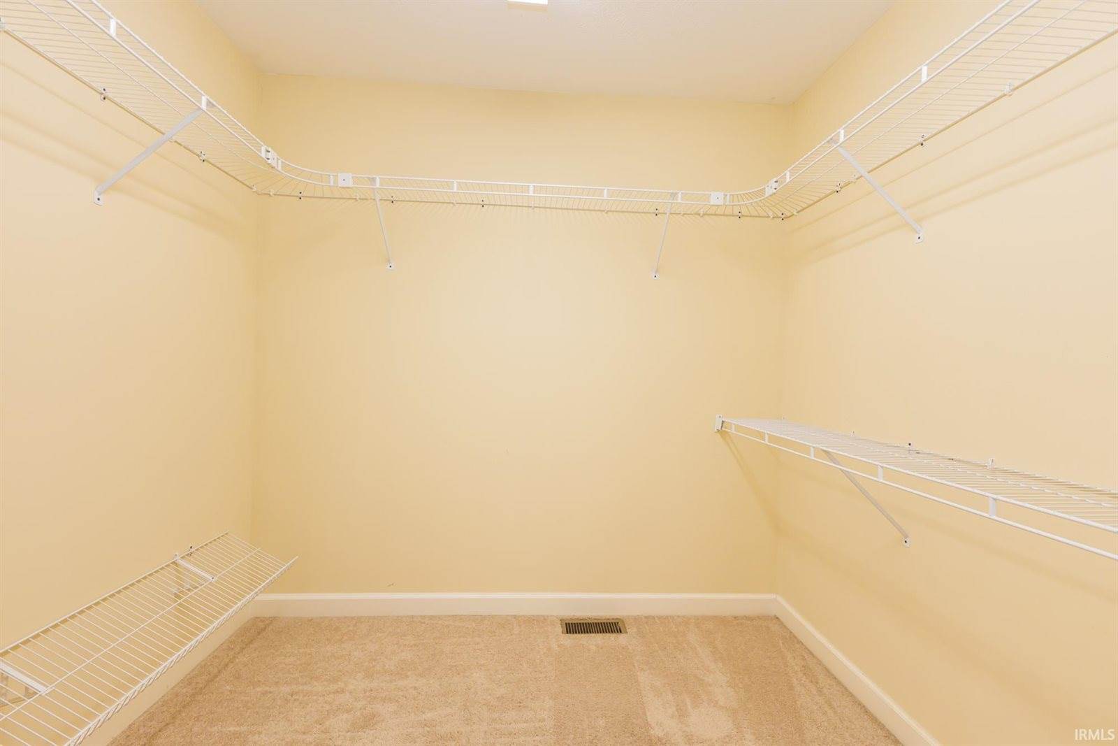 101 E Charter Drive, Muncie, IN 47303