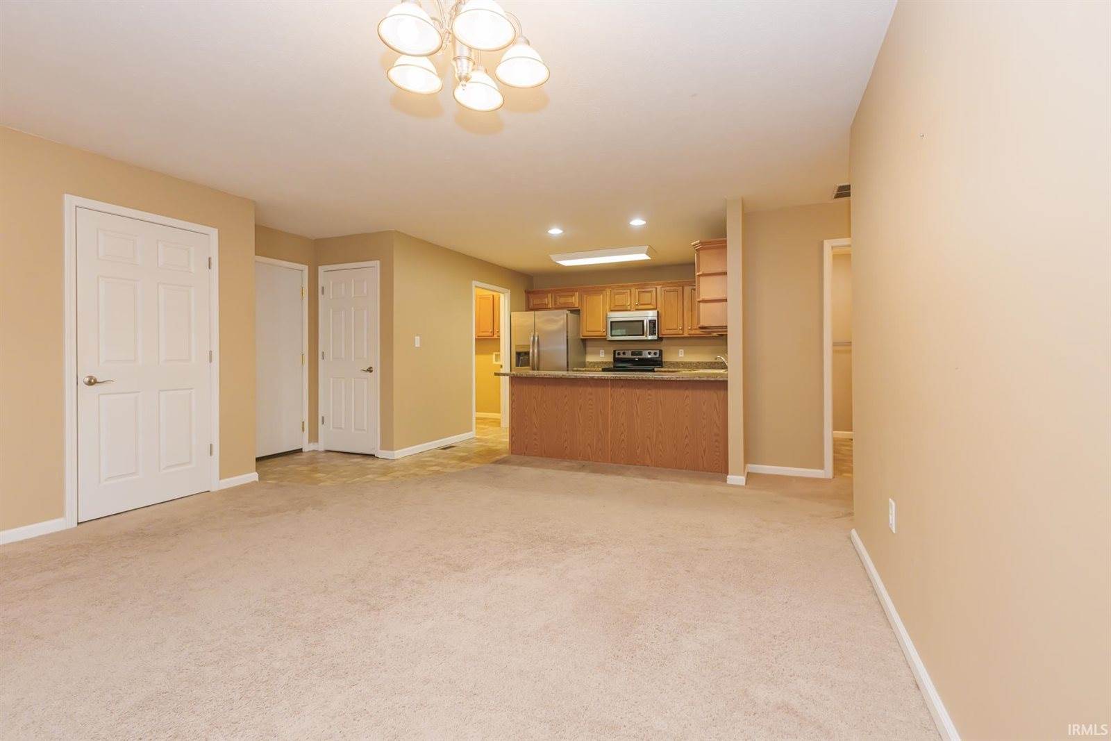 101 E Charter Drive, Muncie, IN 47303