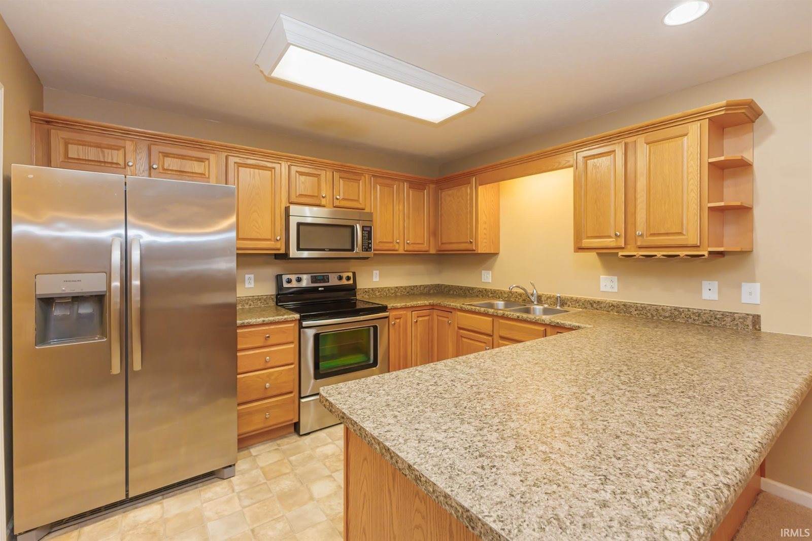 101 E Charter Drive, Muncie, IN 47303