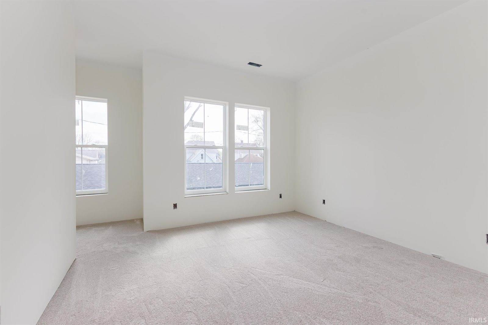 718 N Walnut Street, Muncie, IN 47305