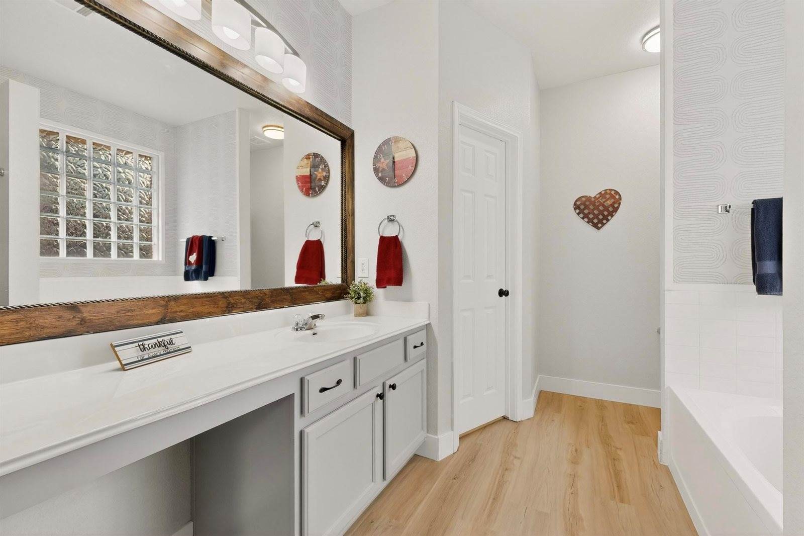 609 Alta Vista Dr, Leander, TX 78641