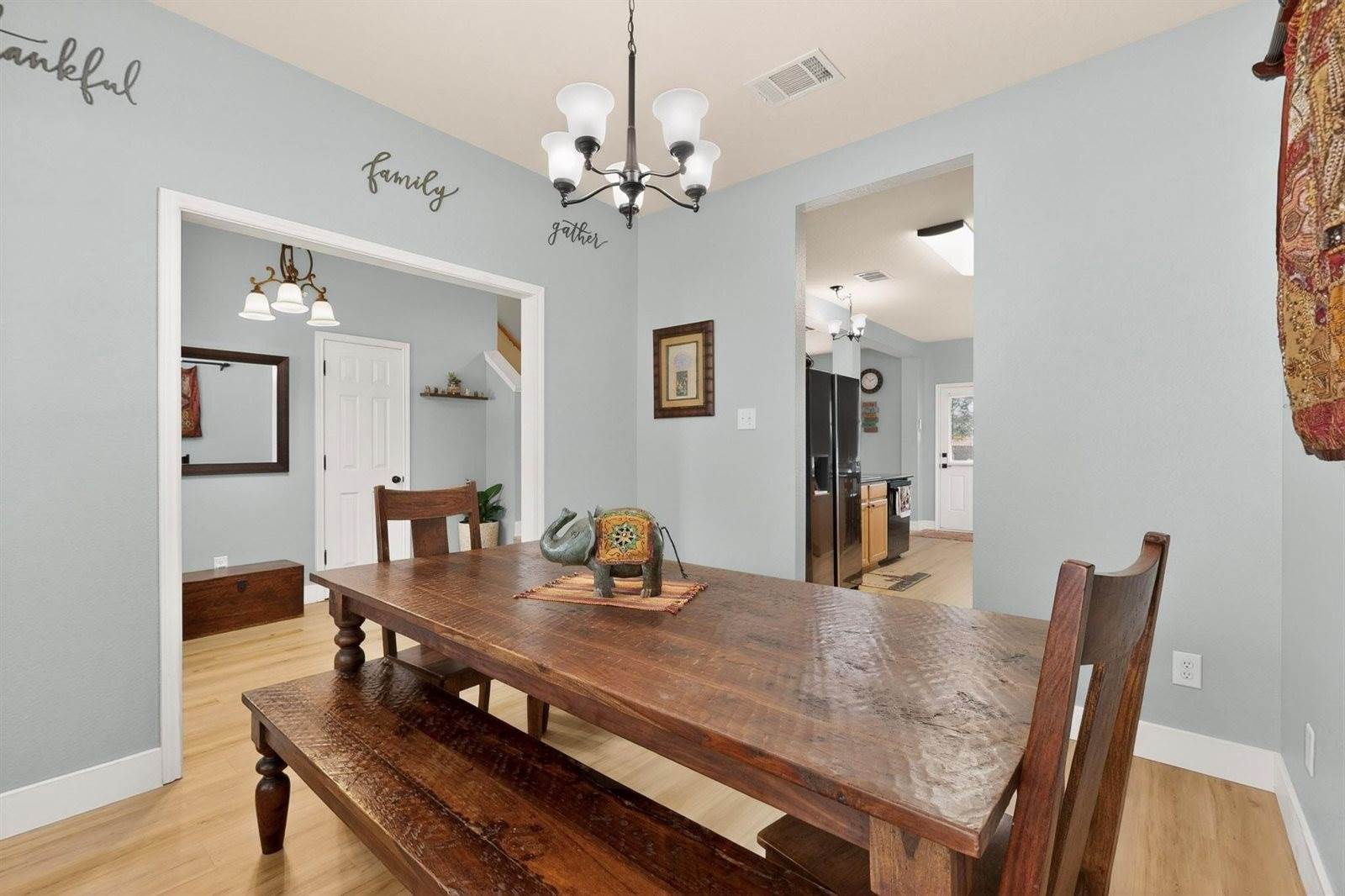 609 Alta Vista Dr, Leander, TX 78641