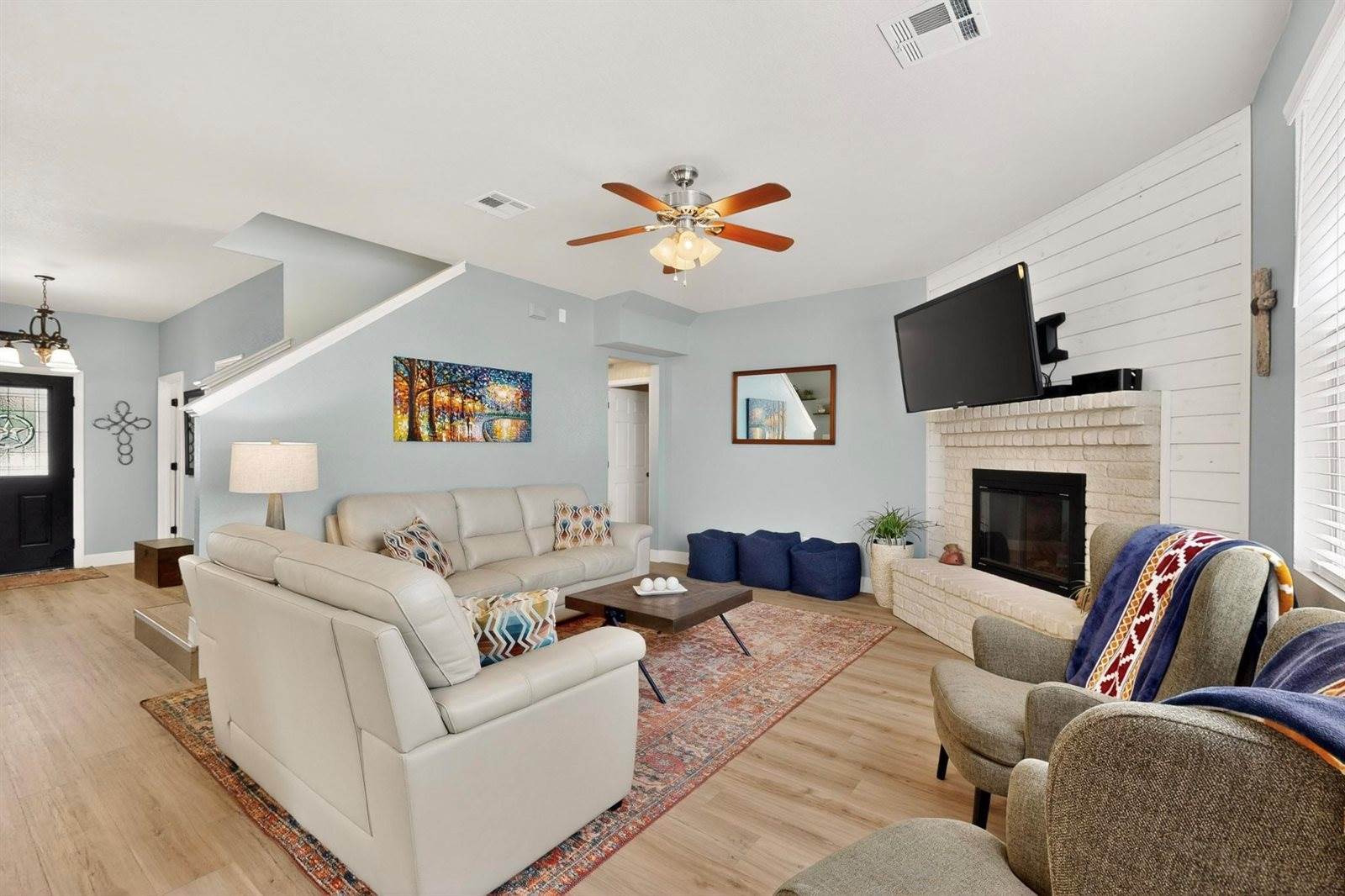 609 Alta Vista Dr, Leander, TX 78641