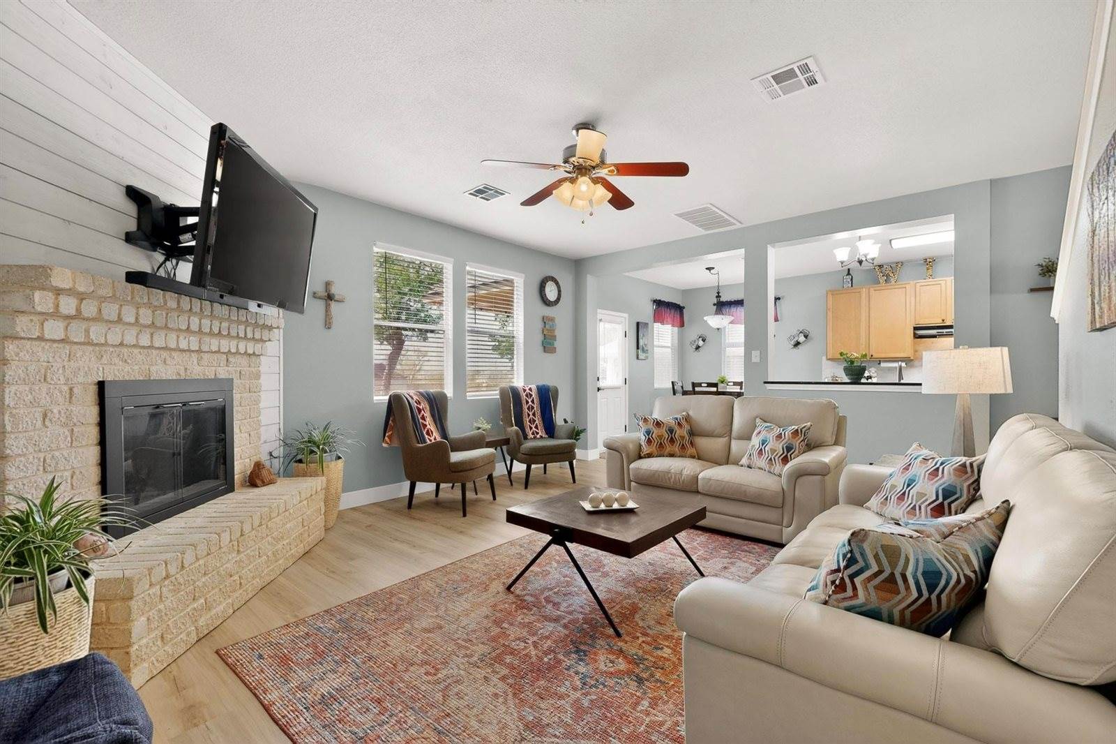 609 Alta Vista Dr, Leander, TX 78641