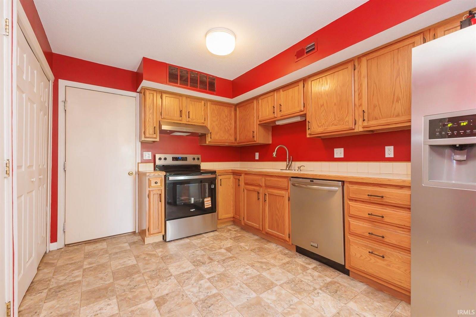 3600 N Lakeside Drive, Muncie, IN 47304