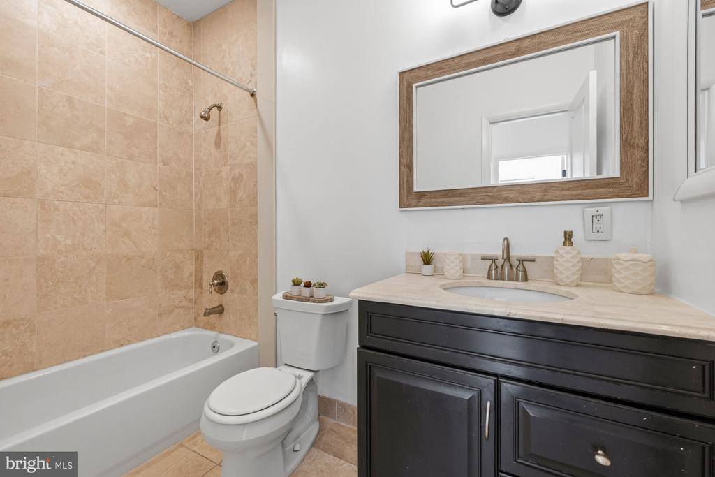 642 15TH Street NE, #2, Washington, DC 20002
