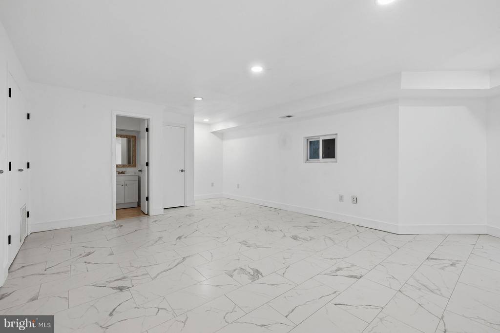 642 15TH Street NE, #2, Washington, DC 20002