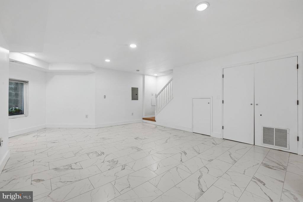 642 15TH Street NE, #2, Washington, DC 20002