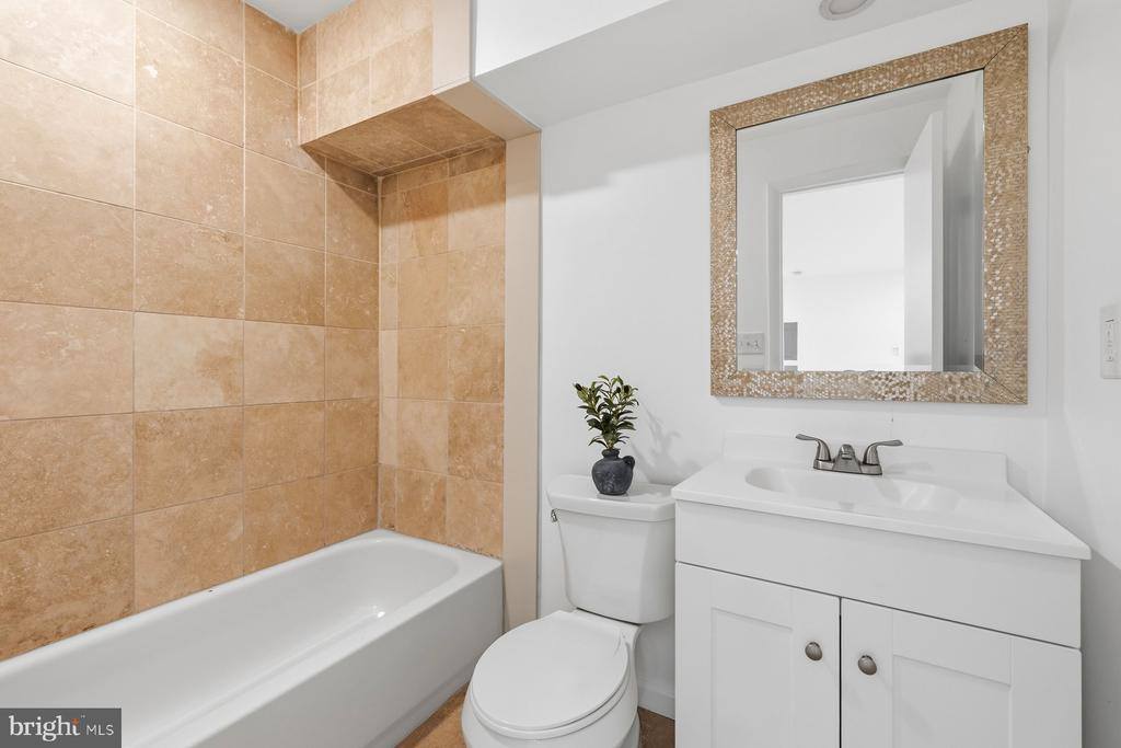 642 15TH Street NE, #2, Washington, DC 20002