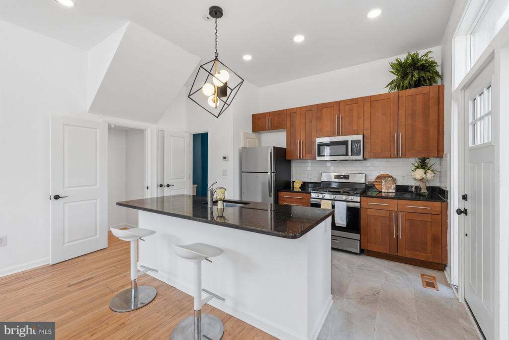 642 15TH Street NE, #2, Washington, DC 20002