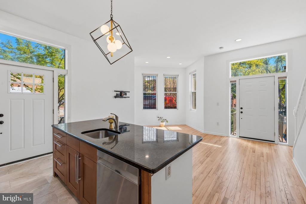 642 15TH Street NE, #2, Washington, DC 20002