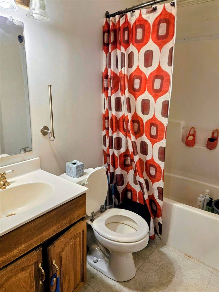 8 Veros Way, Winterport, ME 04496
