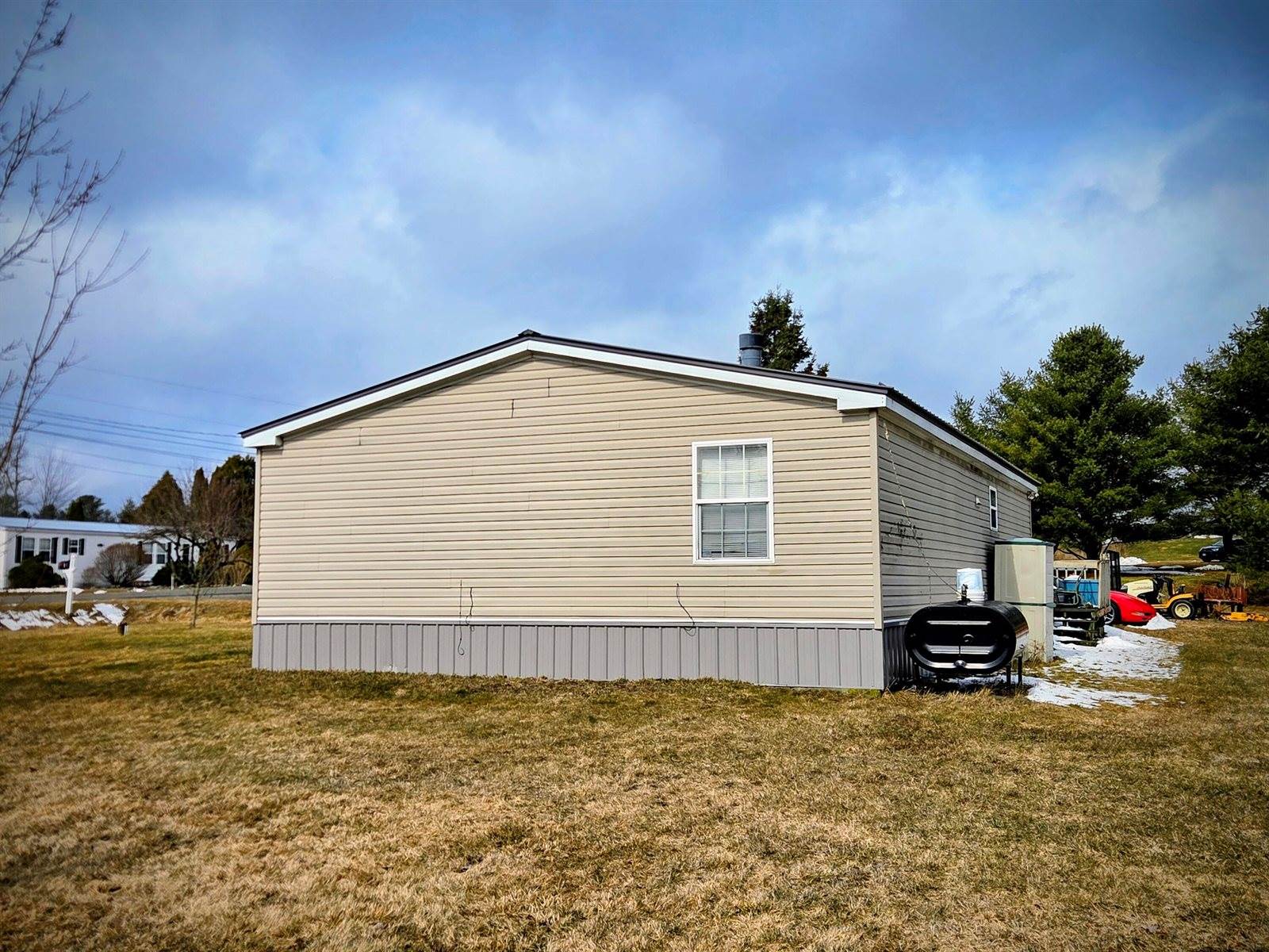 8 Veros Way, Winterport, ME 04496