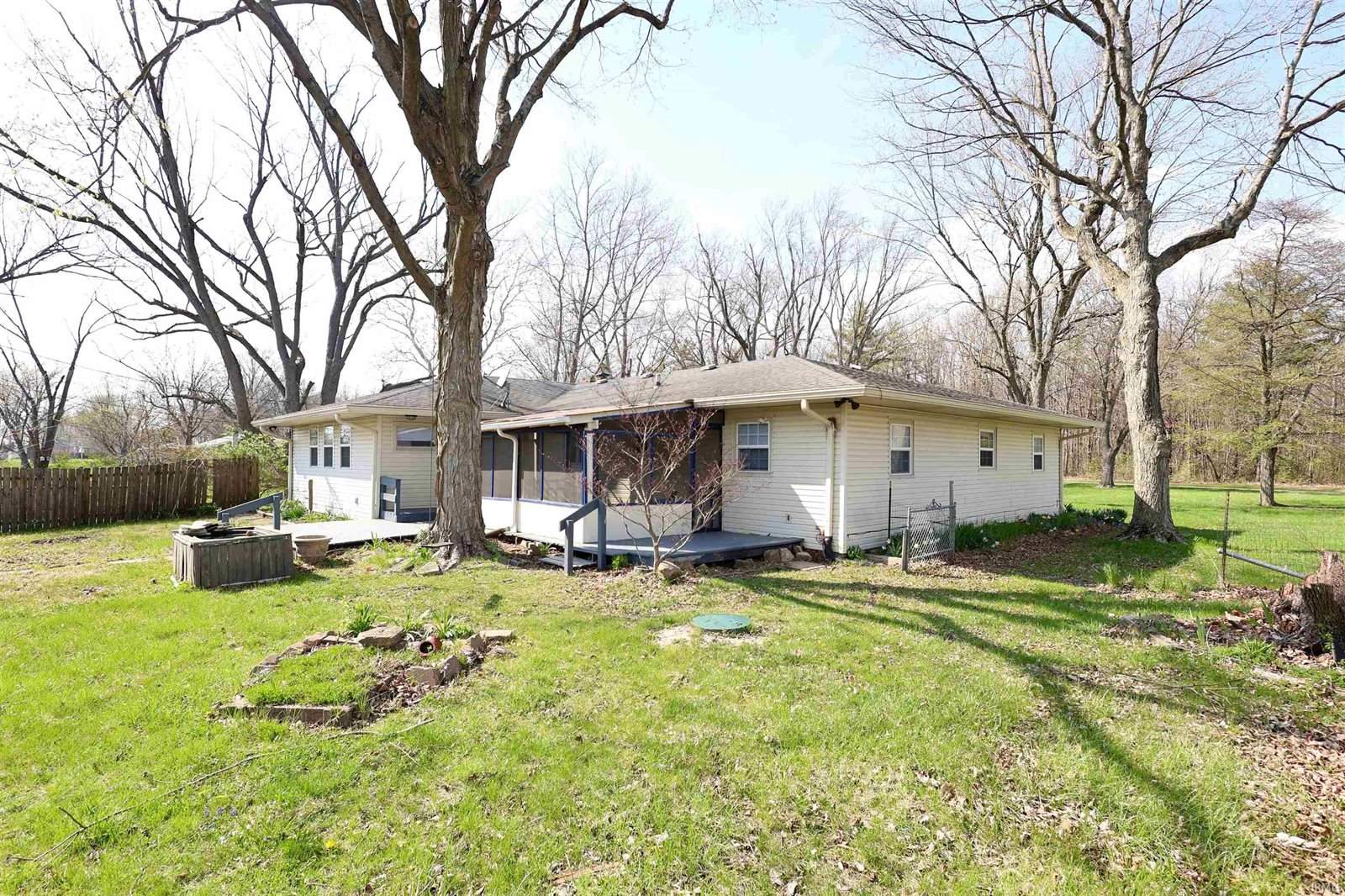 2525 W Lawson Road, Marion, IN 46952