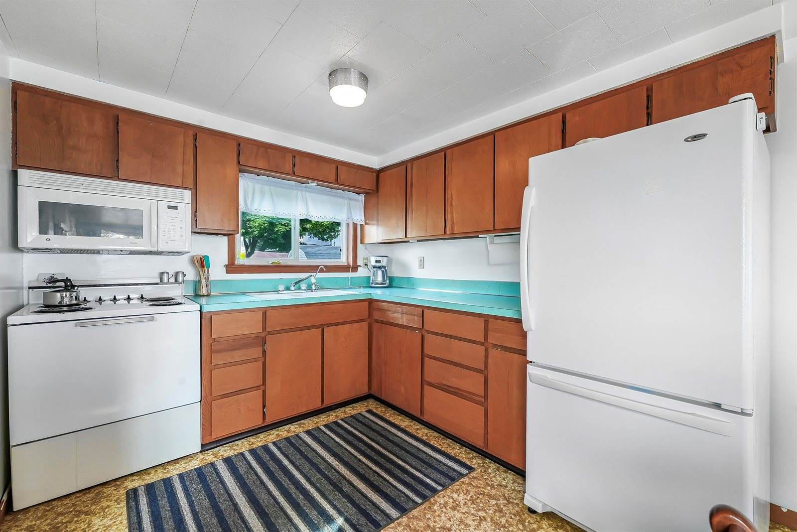 119 Wilson Avenue, Houghton Lake, MI 48629