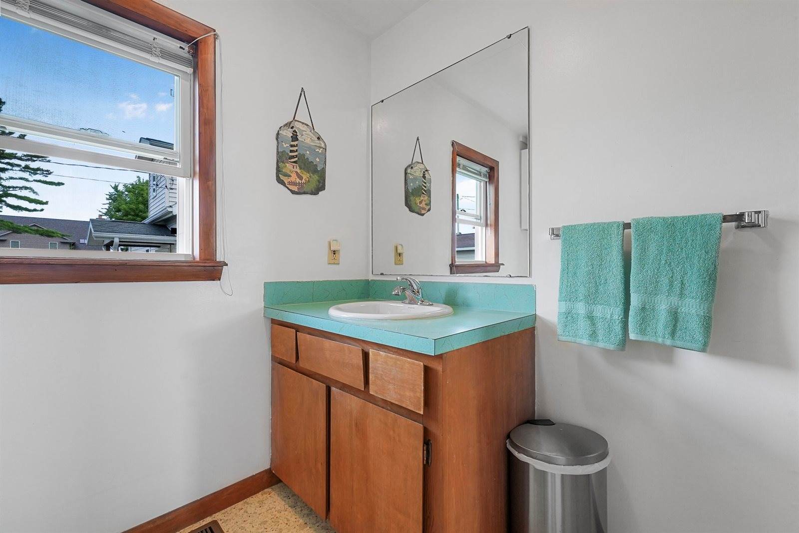 119 Wilson Avenue, Houghton Lake, MI 48629