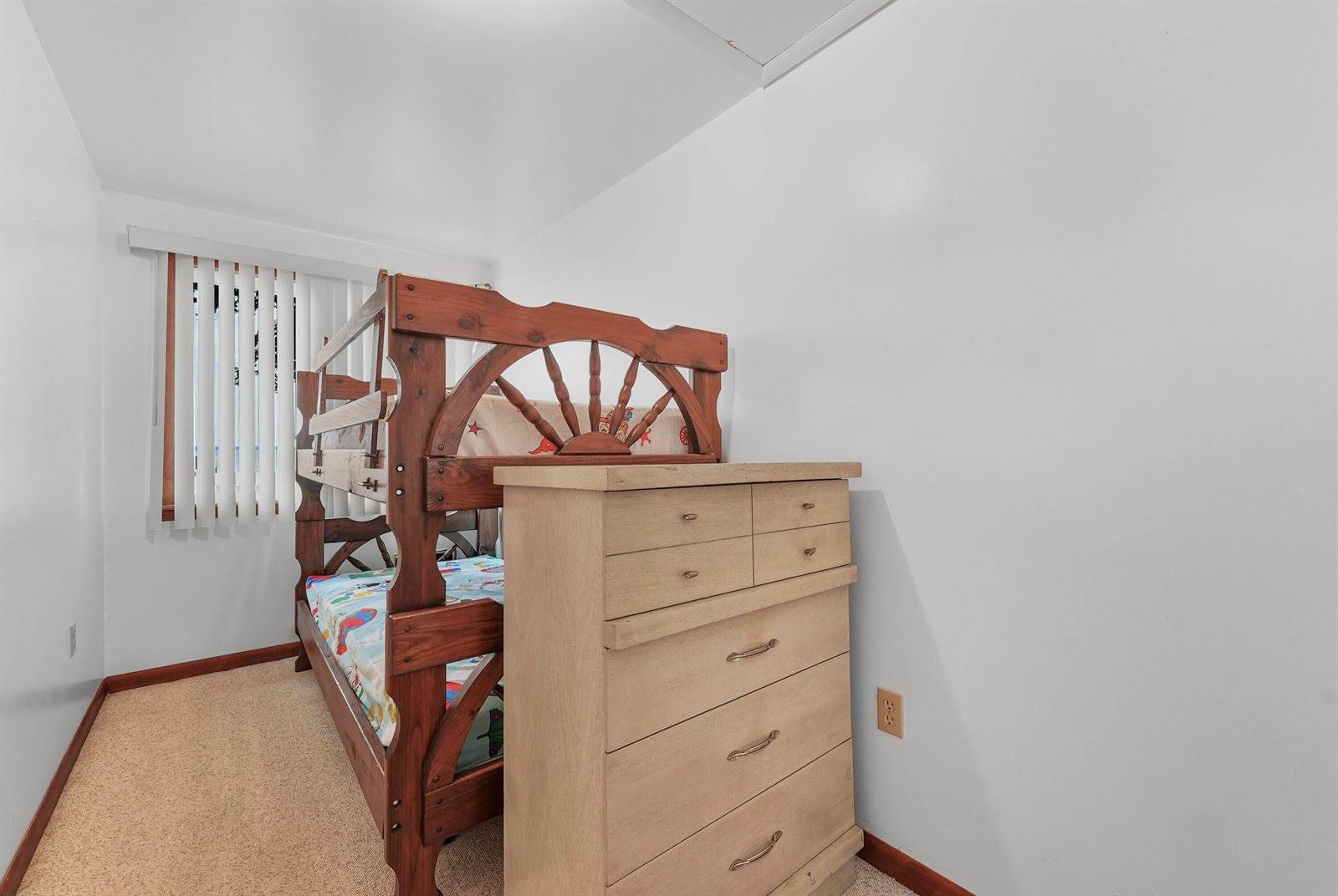 119 Wilson Avenue, Houghton Lake, MI 48629