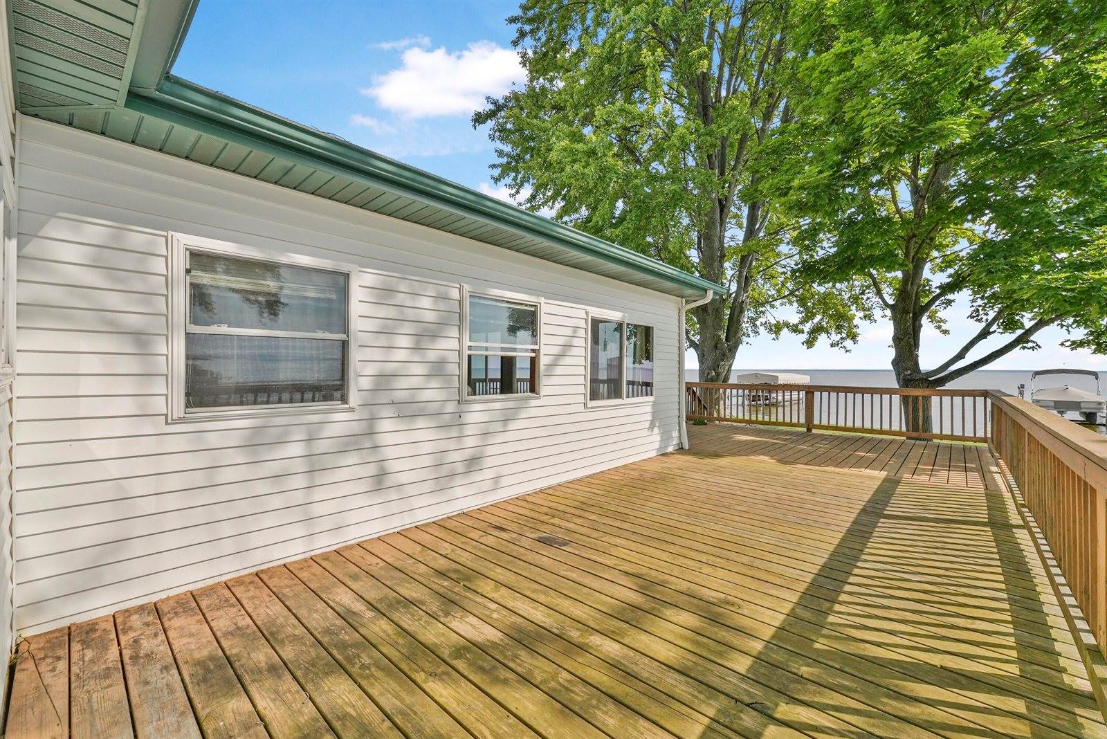 119 Wilson Avenue, Houghton Lake, MI 48629