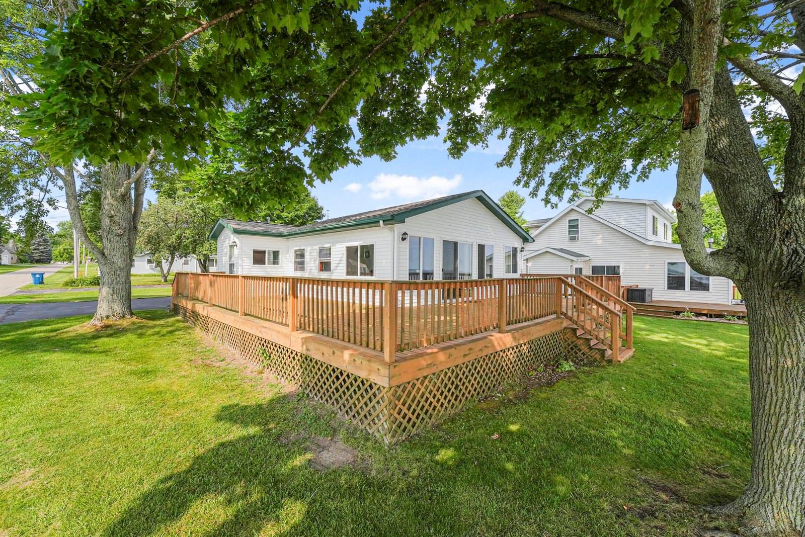 119 Wilson Avenue, Houghton Lake, MI 48629