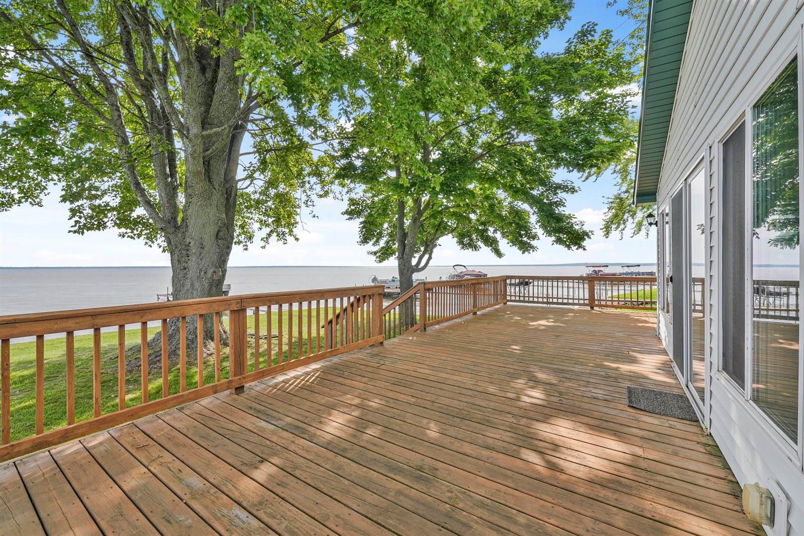 119 Wilson Avenue, Houghton Lake, MI 48629