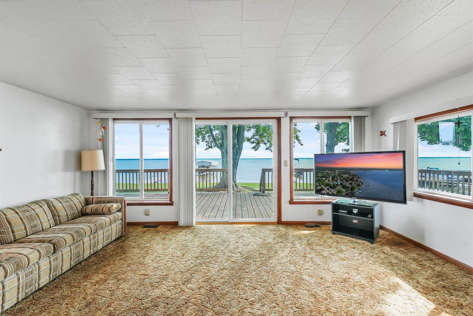 119 Wilson Avenue, Houghton Lake, MI 48629