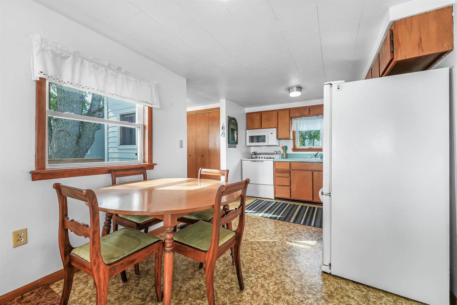 119 Wilson Avenue, Houghton Lake, MI 48629