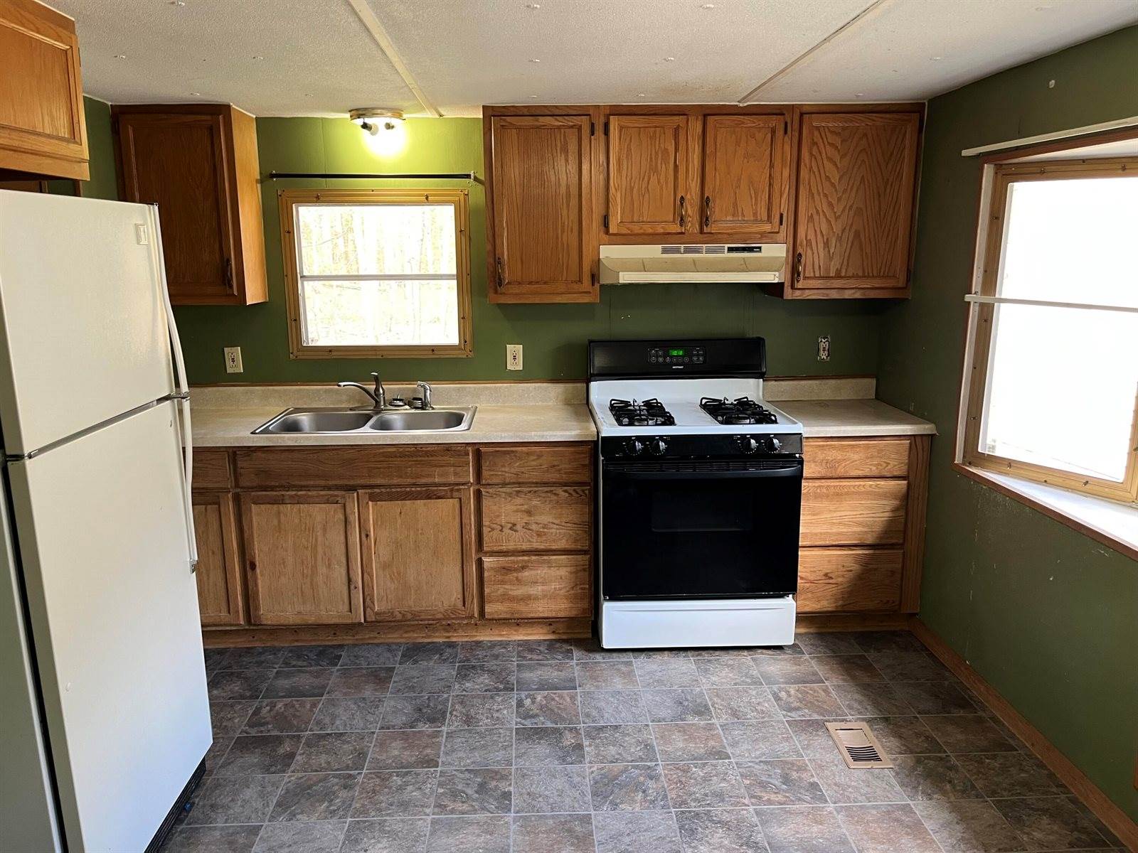 119 Forest Park Court, Prudenville, MI 48651