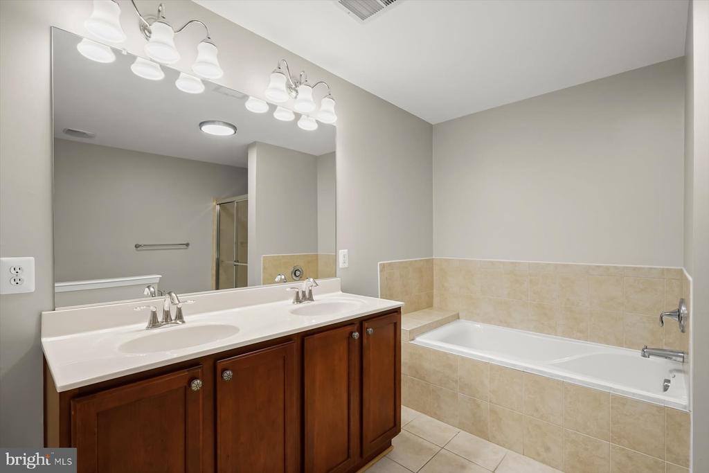 11214 Wortham Crest Circle, Manassas, VA 20109