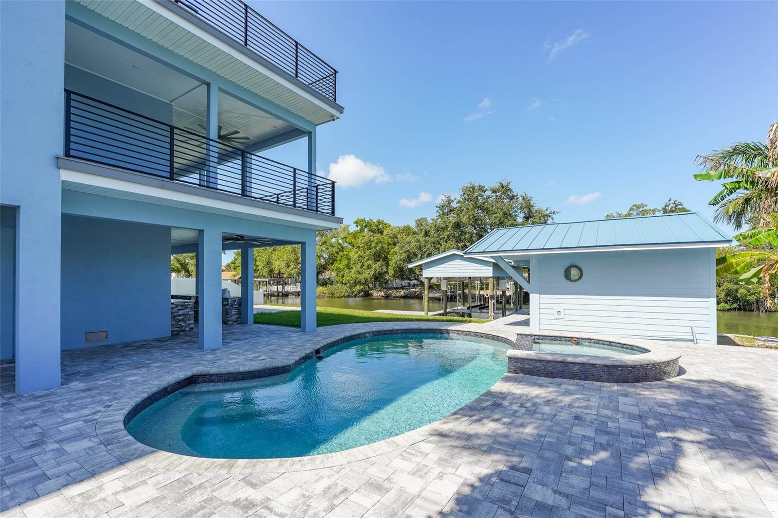 8717 Driftwood Drive, Tampa, FL 33615