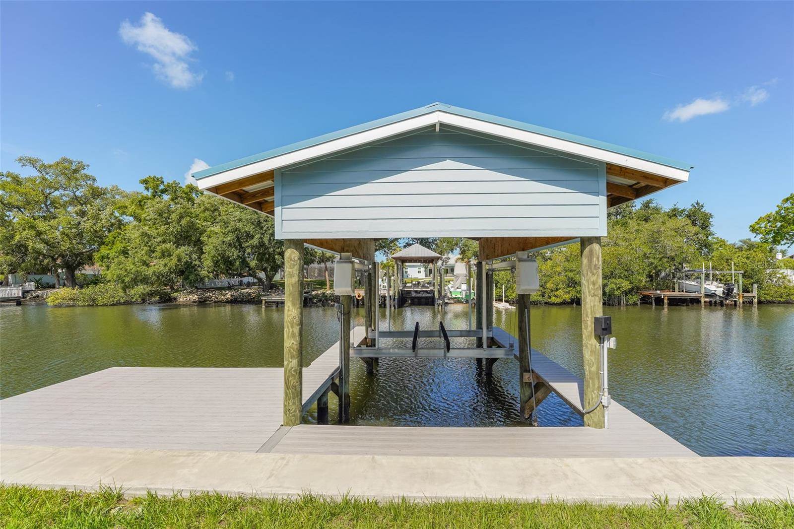 8717 Driftwood Drive, Tampa, FL 33615