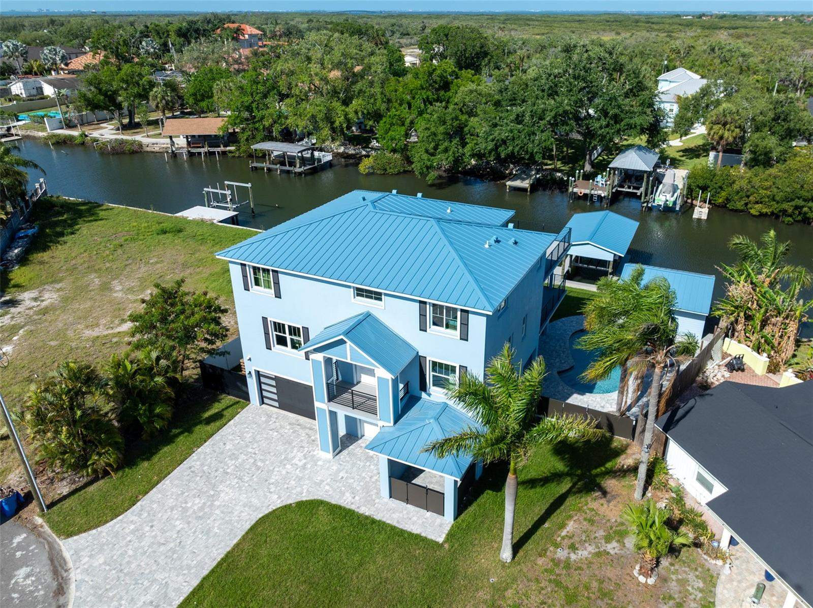 8717 Driftwood Drive, Tampa, FL 33615