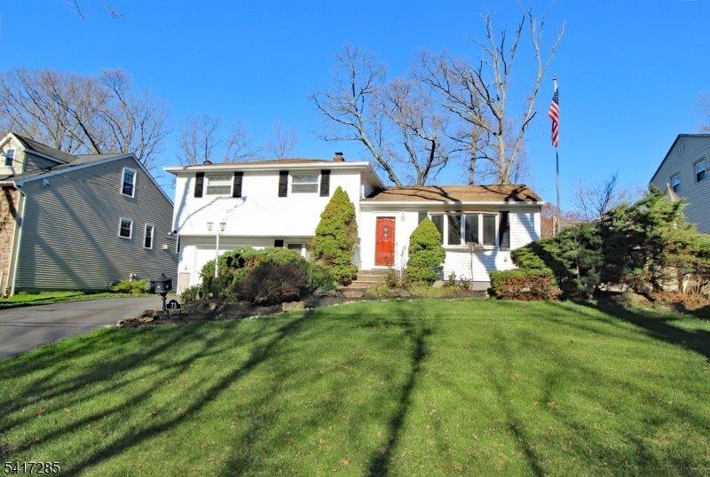 73 Winchester Rd, Livingston Township, NJ 07039