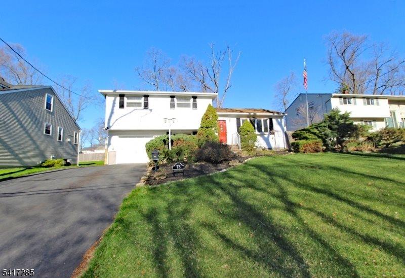 73 Winchester Rd, Livingston Township, NJ 07039