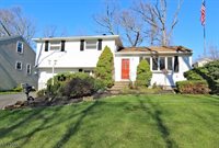 73 Winchester Rd, Livingston Township, NJ 07039