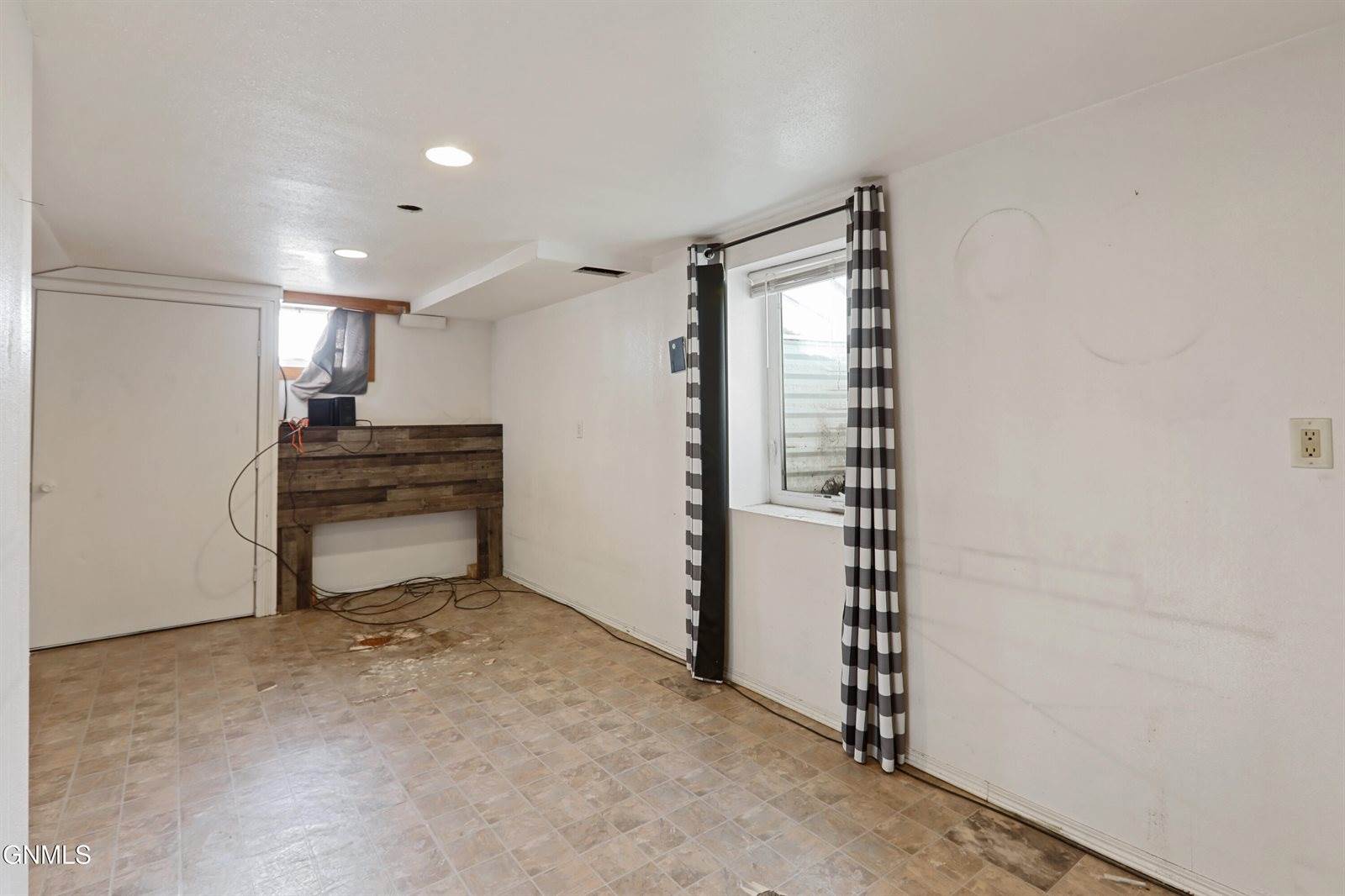 1716 1st Avenue West, Williston, ND 58801