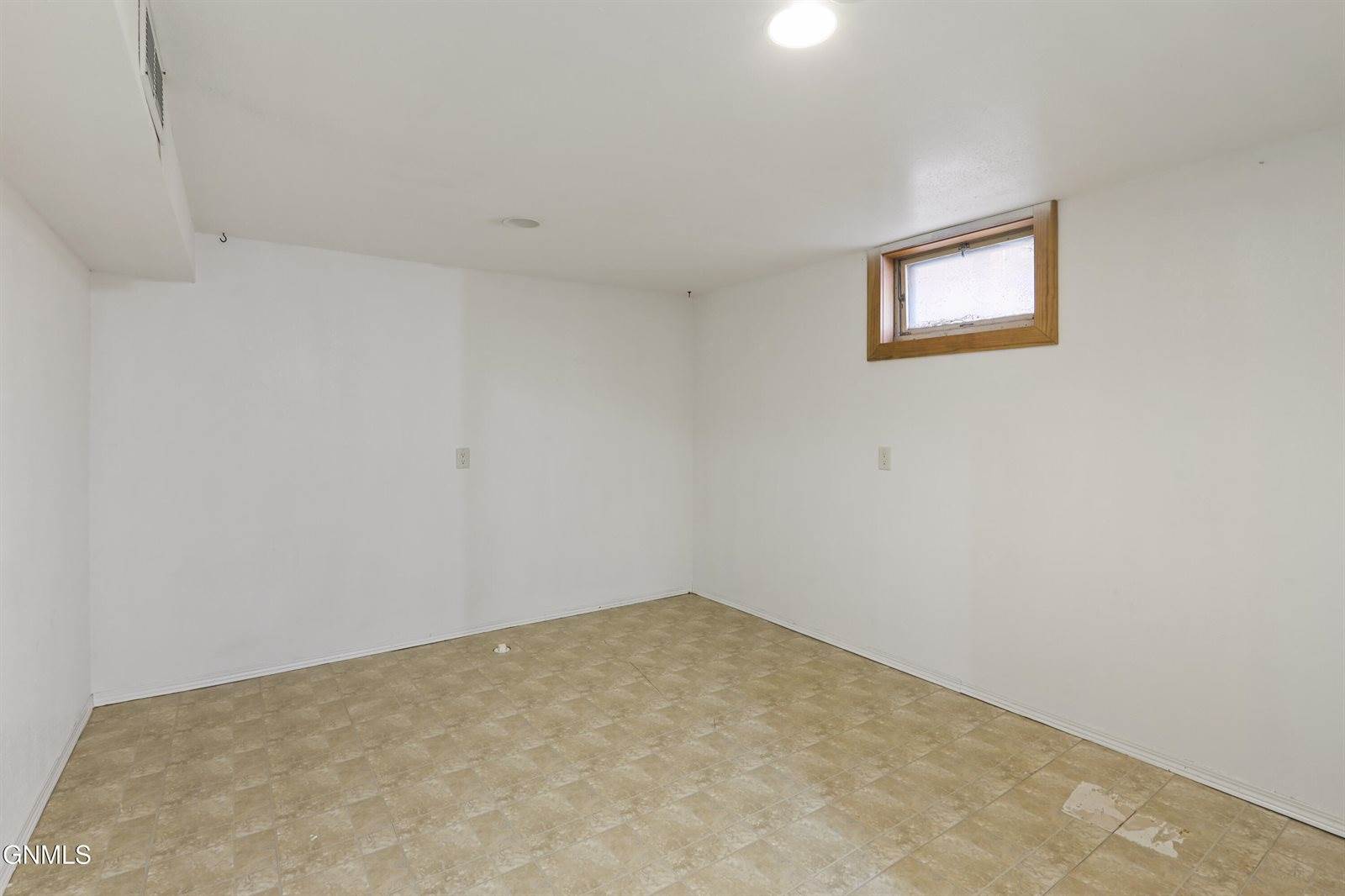 1716 1st Avenue West, Williston, ND 58801