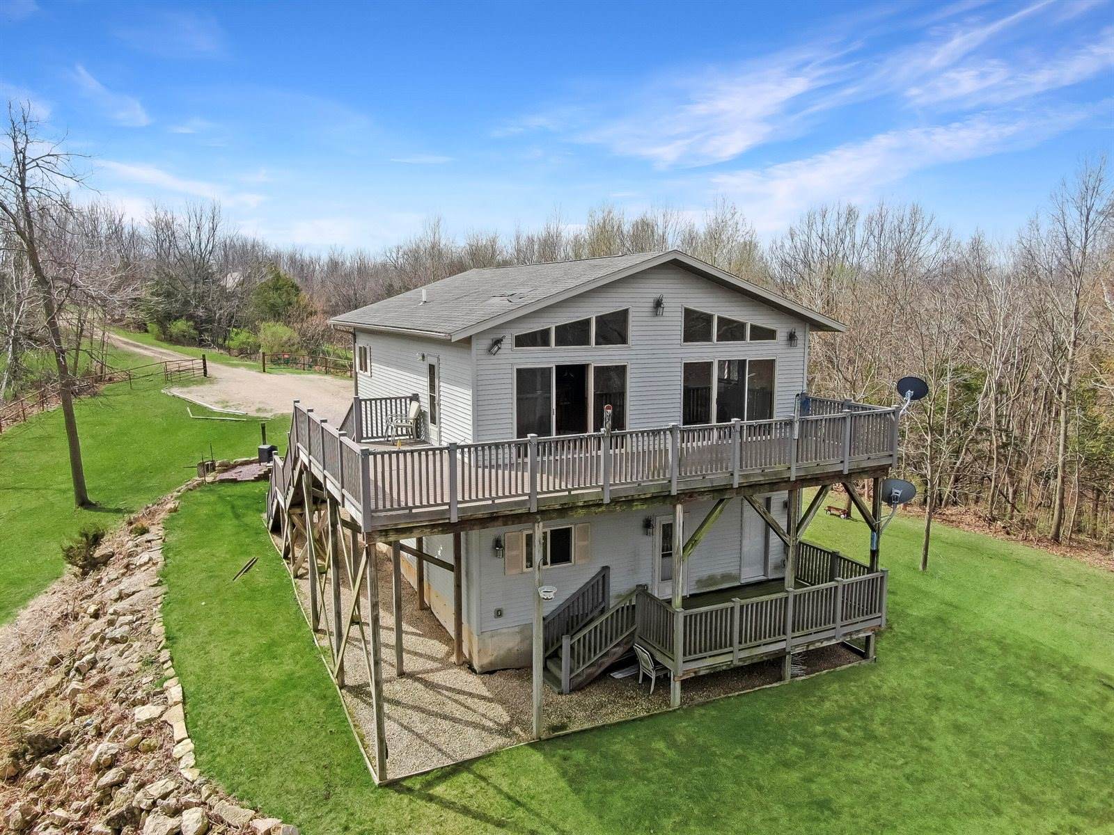20507 Sunset View Dr, Seneca, WI 54626